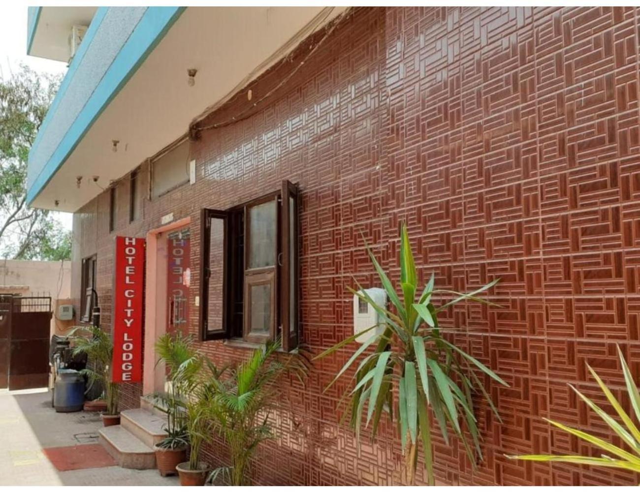 Hotel City Lodge , Chandīgarh Exteriör bild